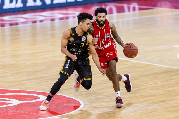 中国足球的 中国足球的